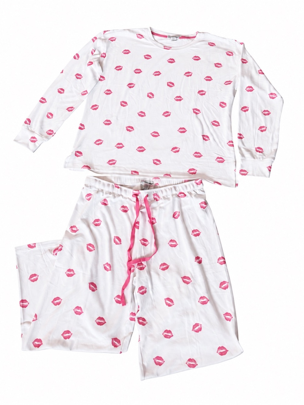 New P.J. Salvage pajama set long sleeves kiss print 2 piece women’s Sz S